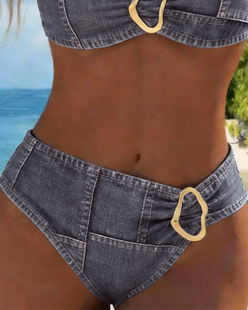 Bikini de dos piezas con liguero y hebilla metálica