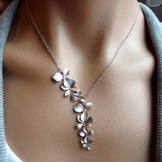 Cato™ Collar de flores