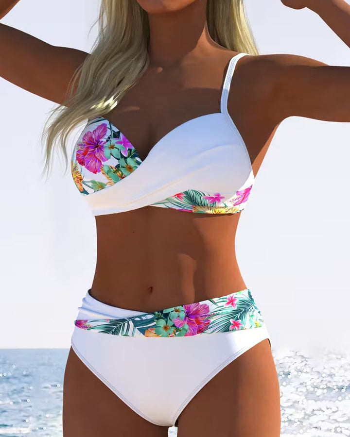 Bralette estilo bikini con estampado contrastante
