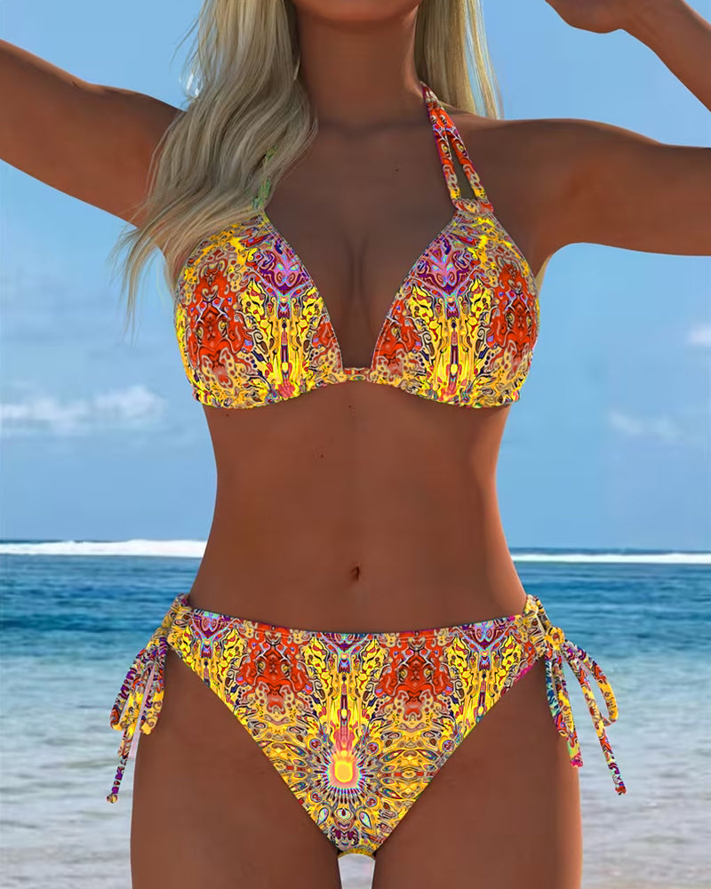 Bikini colorido con tirante halter y estampado