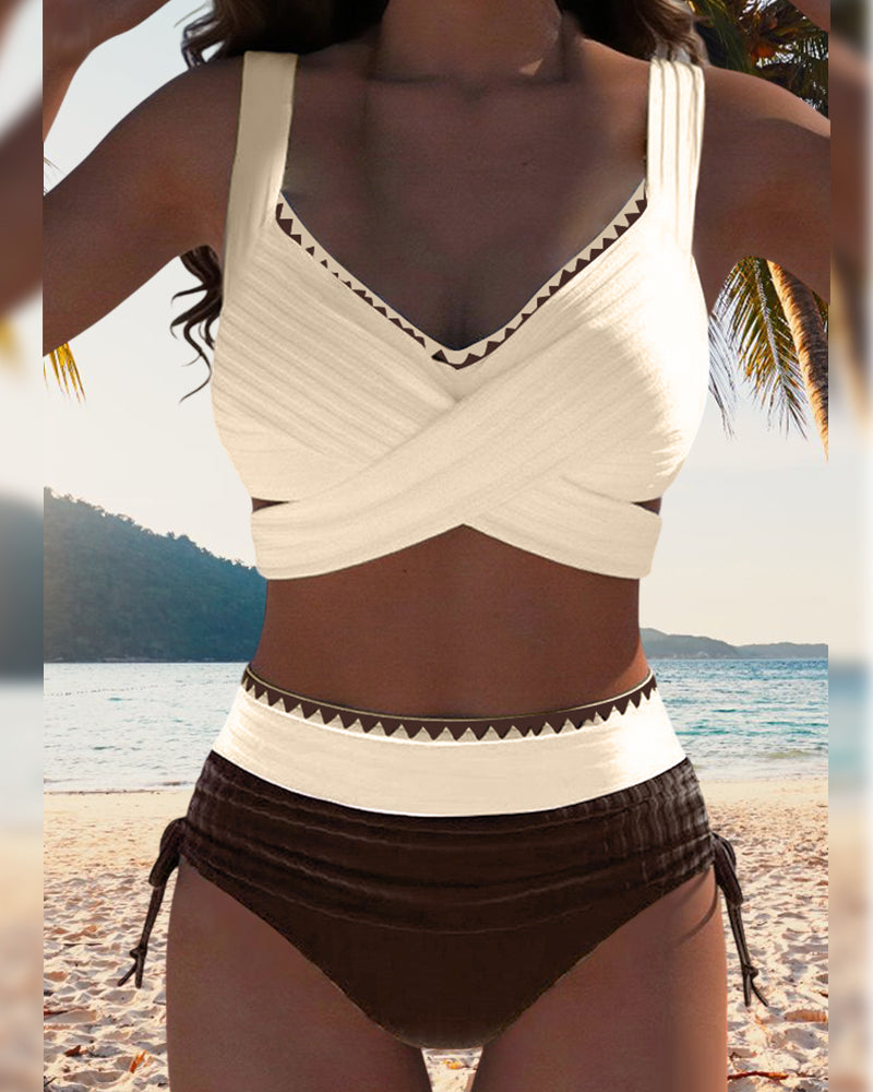 Bikini casual de dos piezas con color contrastante