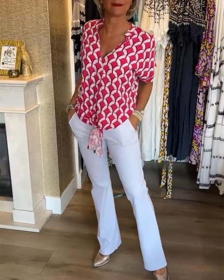 Top casual estampado de manga corta con escote en V