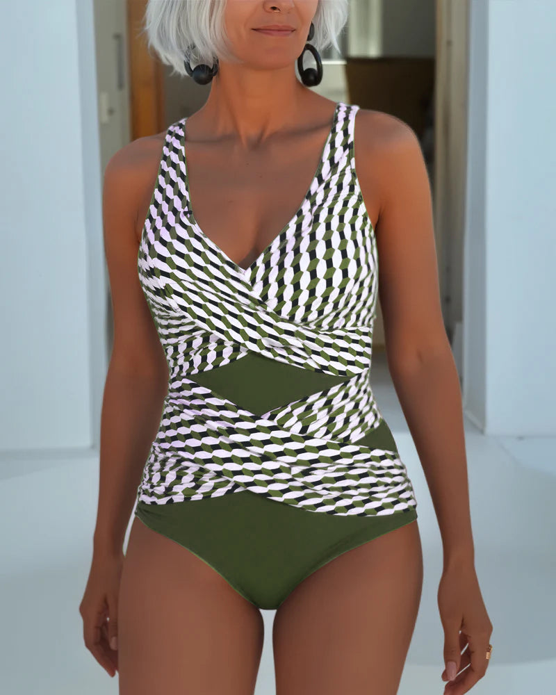 Traje de baño con recortes cruzados para un estilo relajado tipo resort