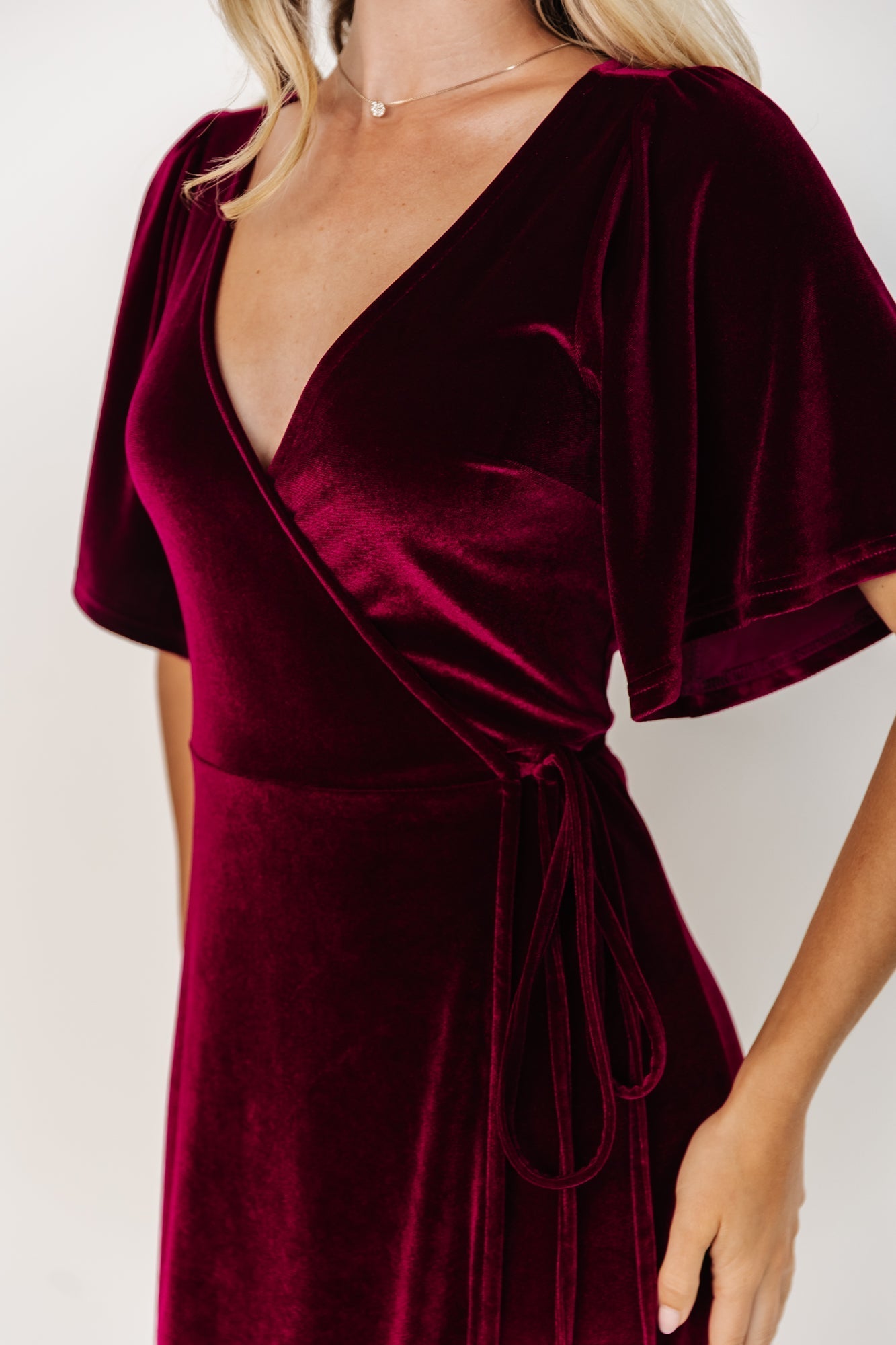Mulberry | Vestido largo envolvente de terciopelo Meghan