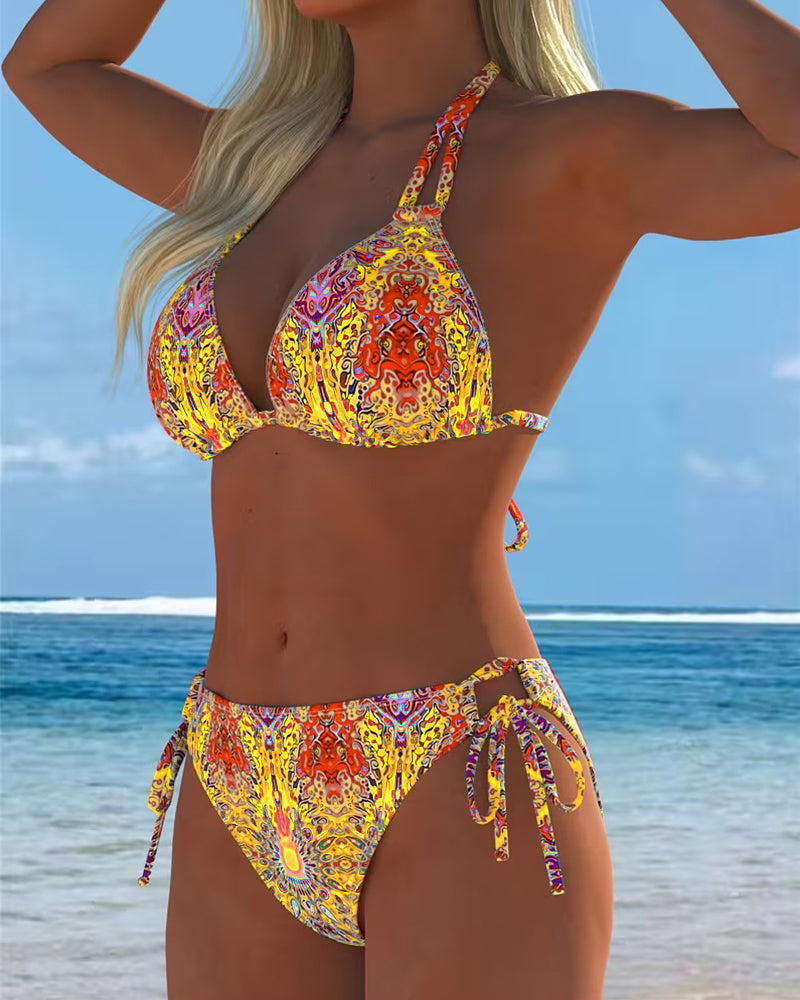 Bikini colorido con tirante halter y estampado