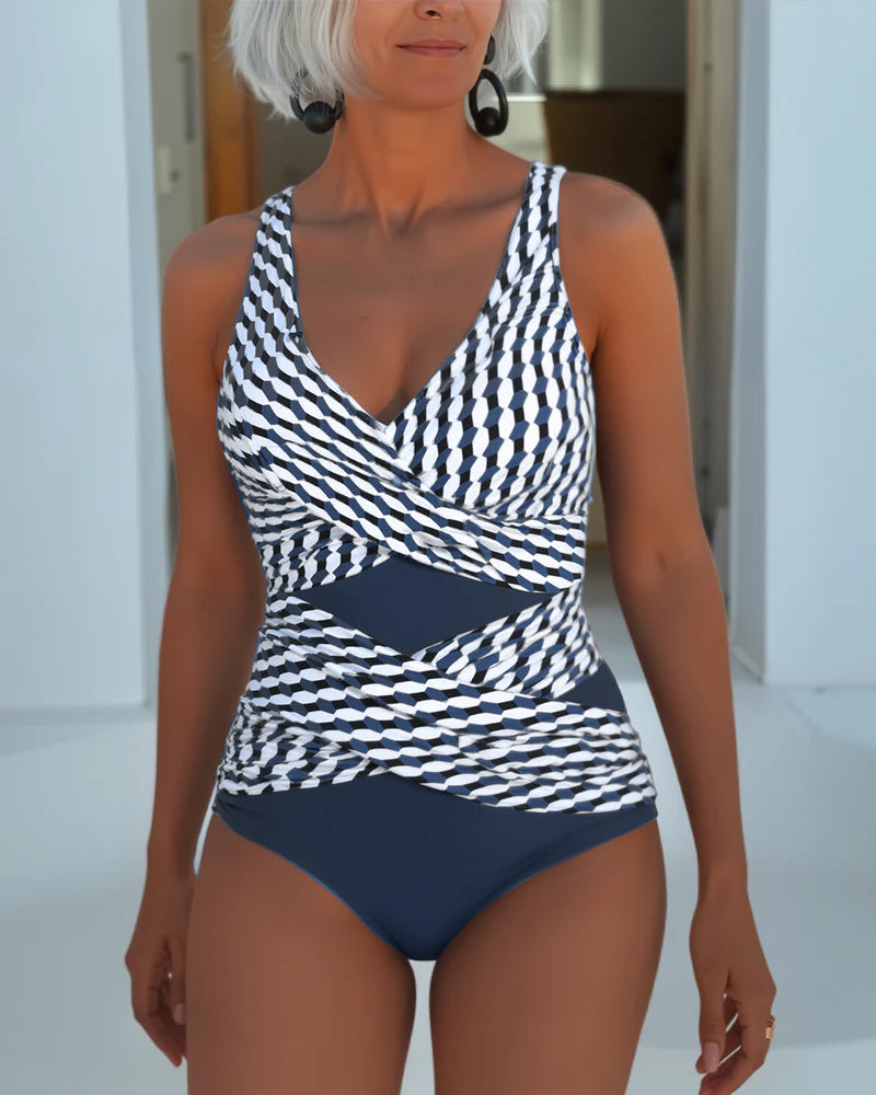 Traje de baño con recortes cruzados para un estilo relajado tipo resort