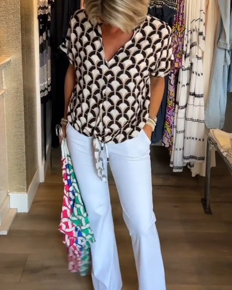 Top casual estampado de manga corta con escote en V