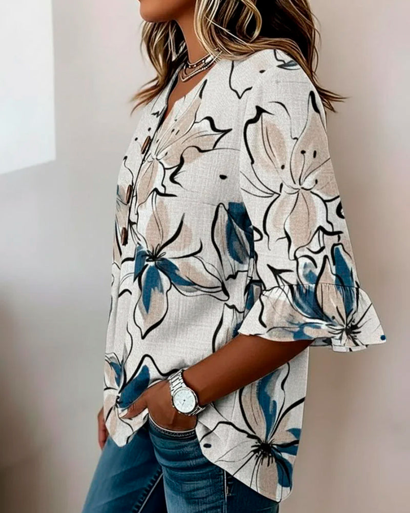 Blusa con escote en V, estampado floral y volante, manga 3/4