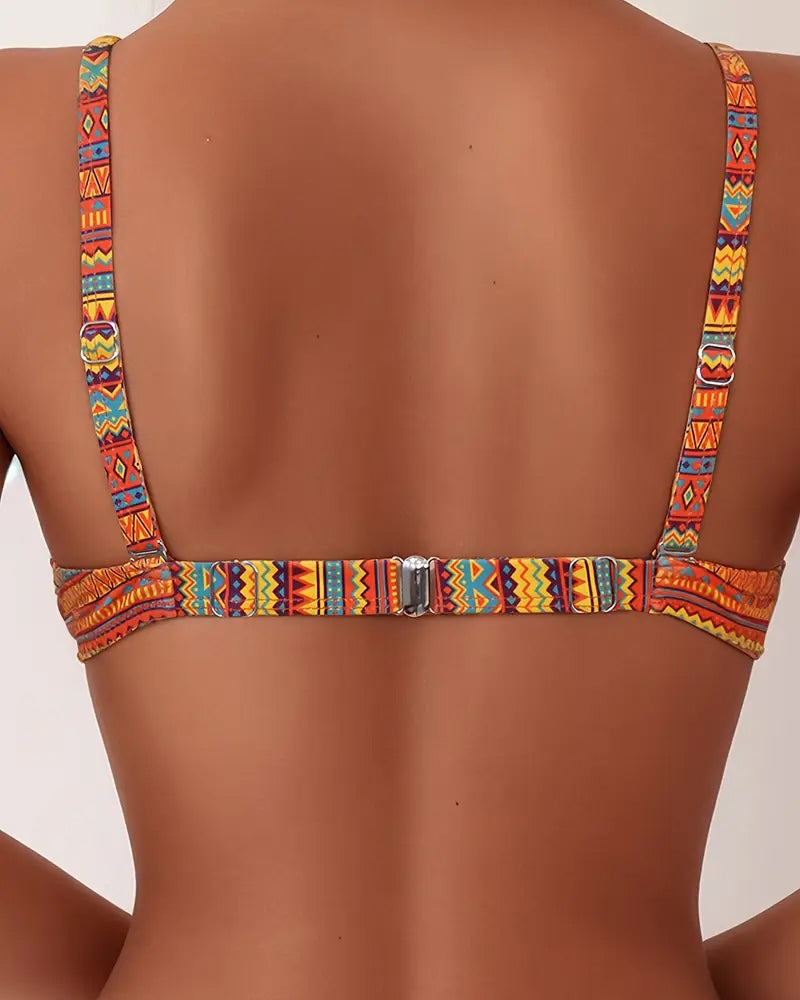 Bikini de dos piezas con top estampado a rayas