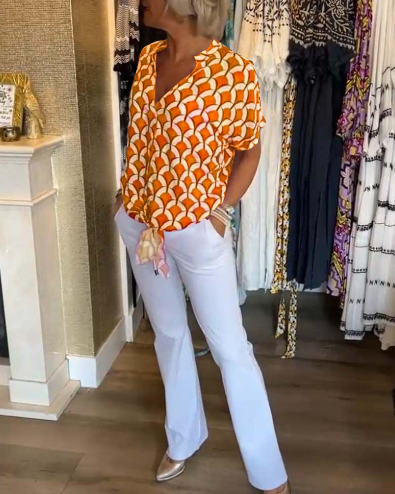 Top casual estampado de manga corta con escote en V
