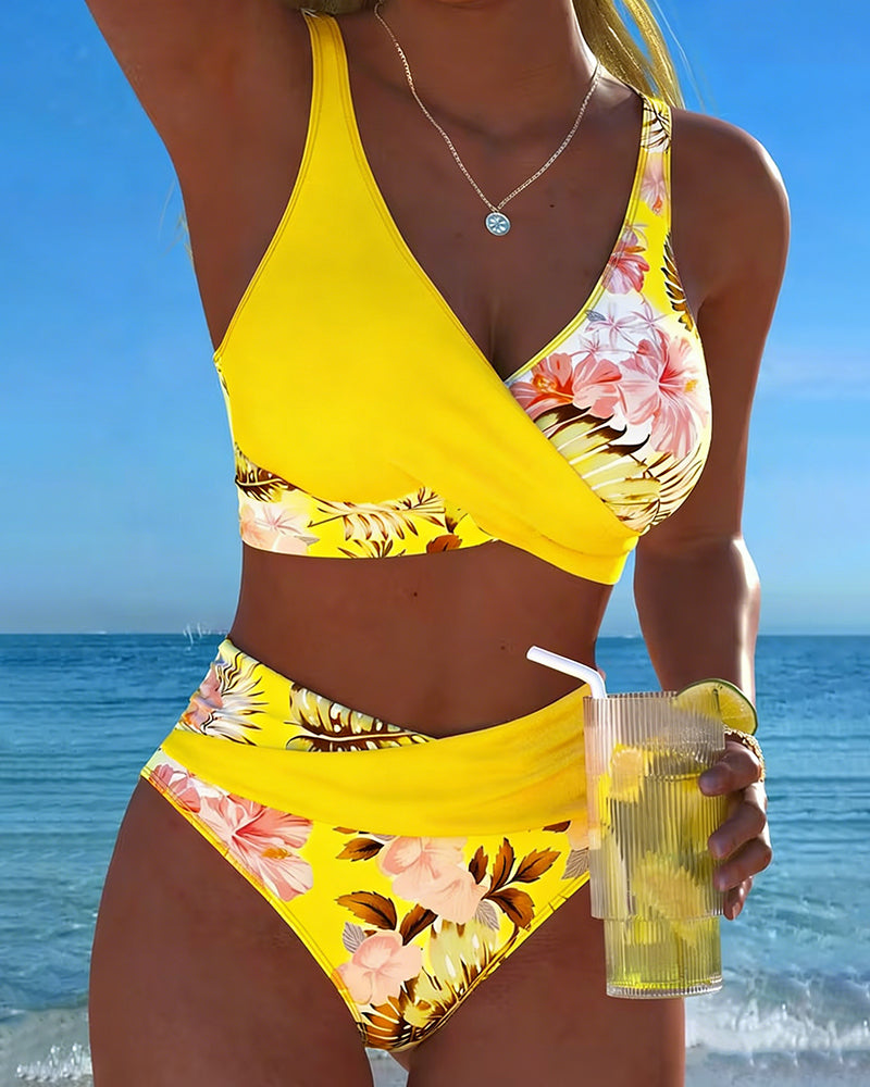 Bikini de contraste floral fendu