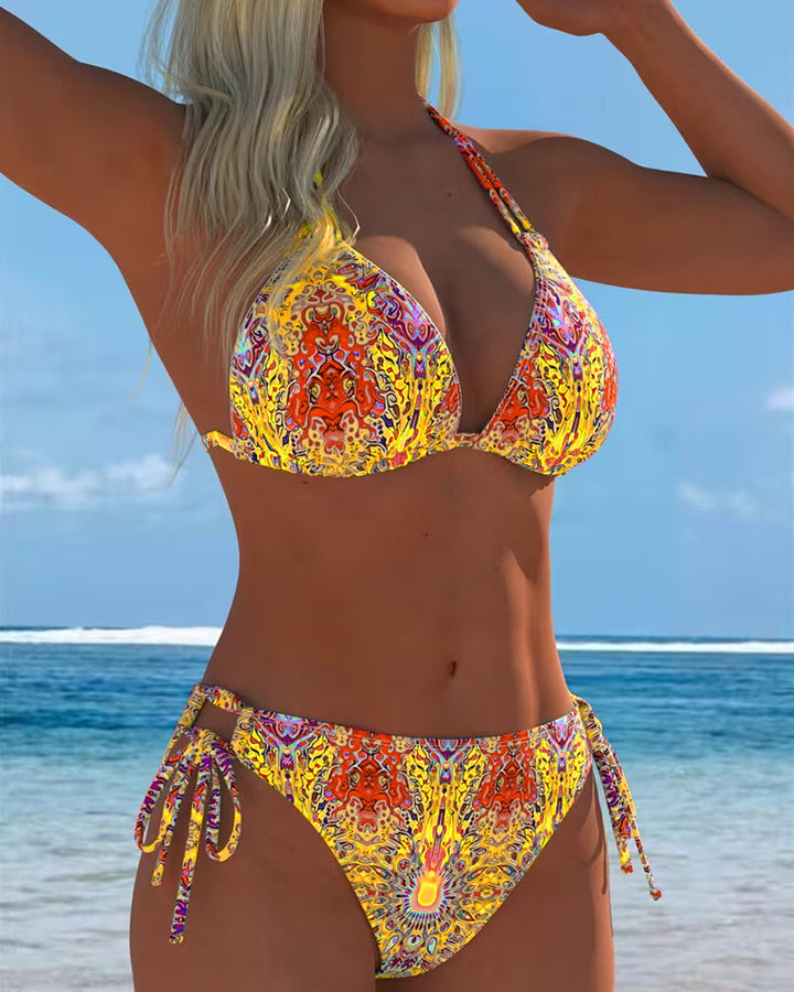 Bikini colorido con tirante halter y estampado