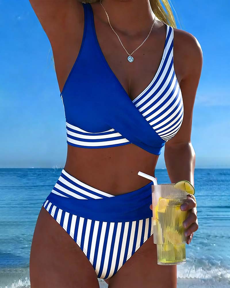 Bikini cruzado de rayas estampadas