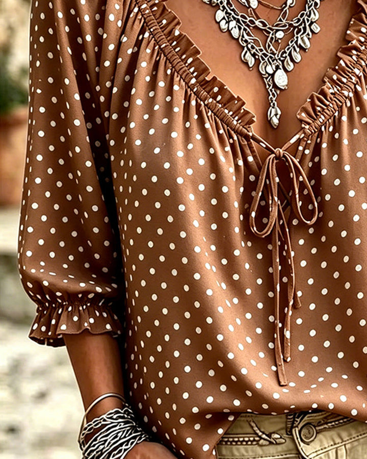 Blusa de escote en V con volante y lunares Attache