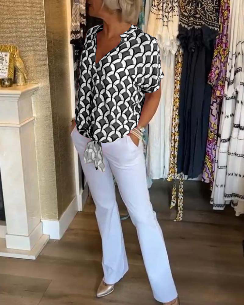 Top casual estampado de manga corta con escote en V