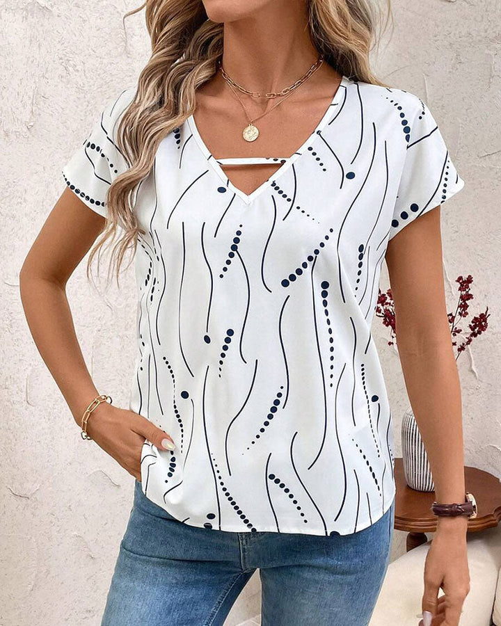Camiseta de cuello en V de manga corta estampada