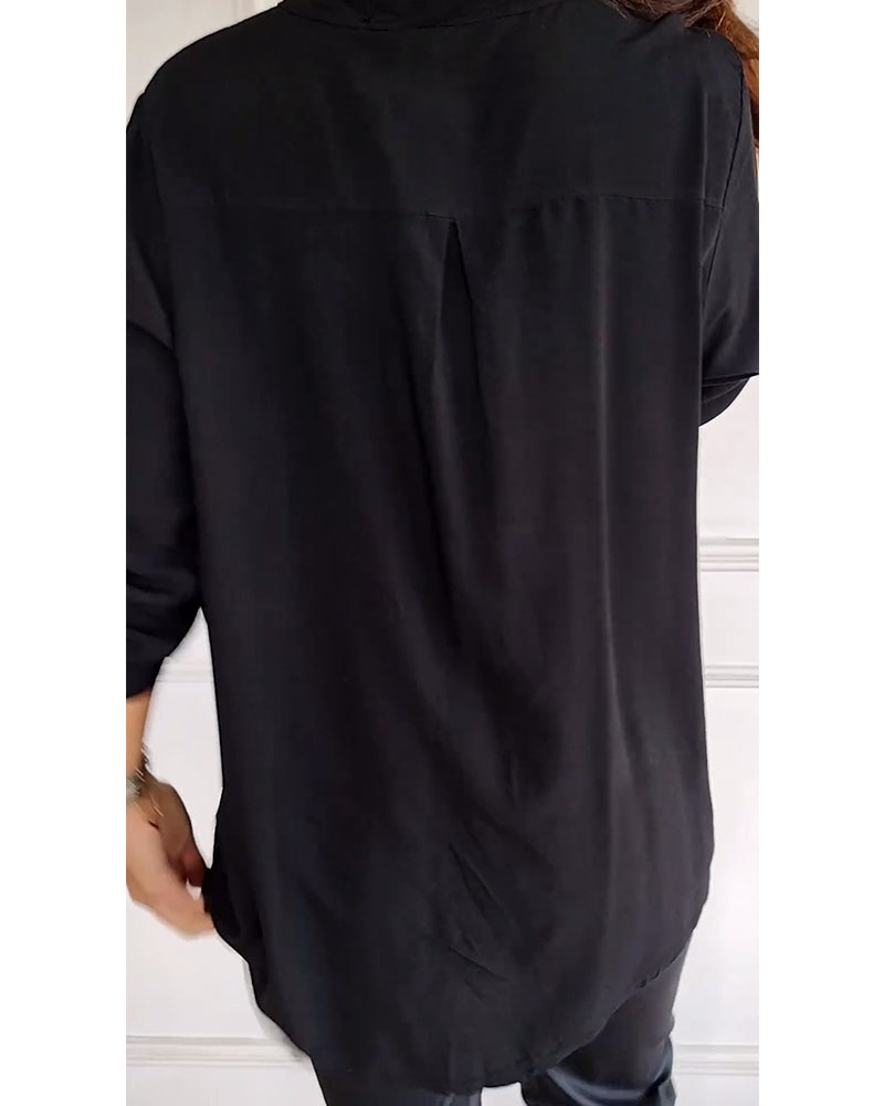 Top casual con paneles y botones con lentejuelas