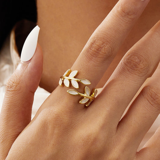 Issabeau™ Anillo ajustable con follaje