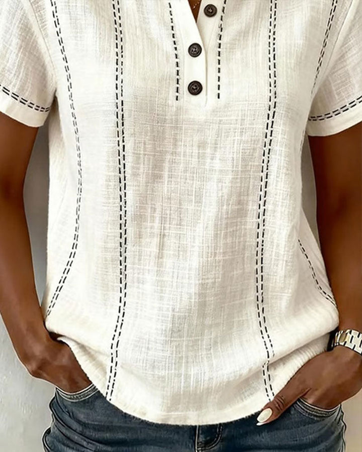 Camiseta de estilo casual con botón y escote en V