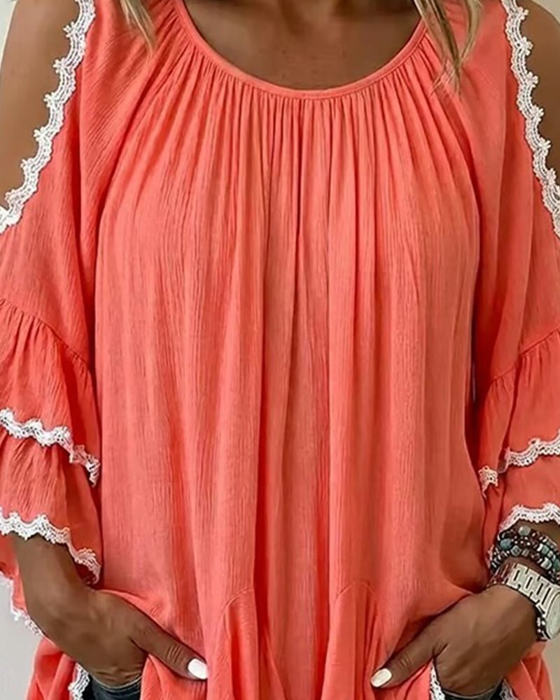 Blusa de hombros descubiertos con volante, manga murciélago y corte holgado