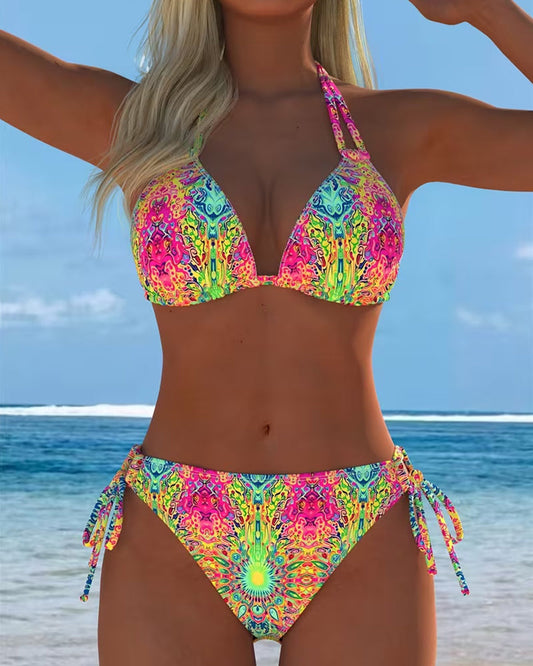 Bikini colorido con tirante halter y estampado
