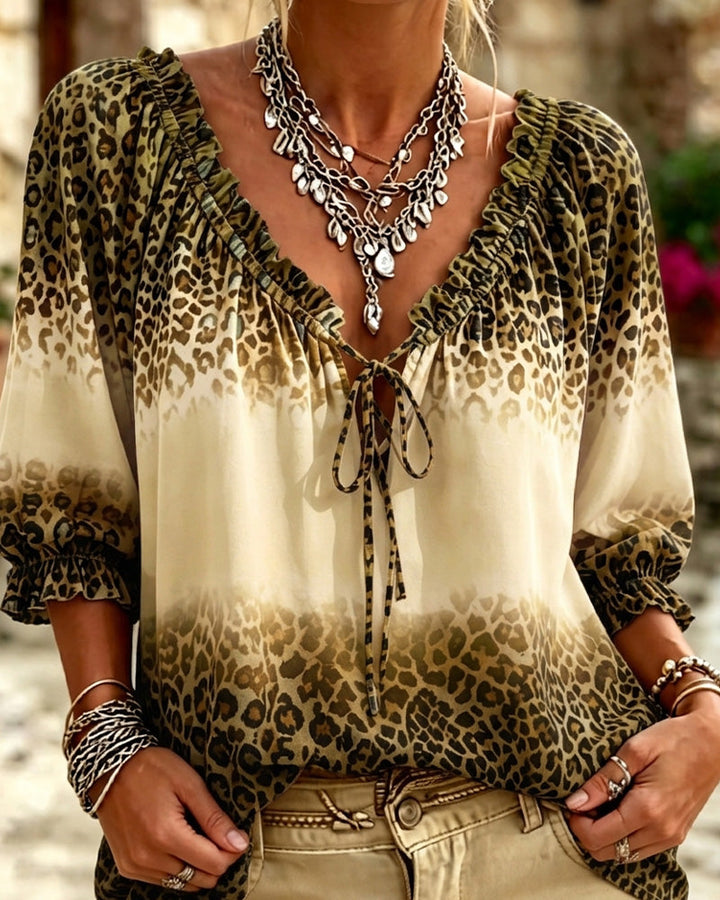 Blusa de escote en V con estampado de leopardo y encaje