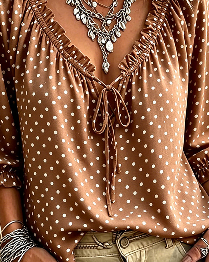Blusa de escote en V con volante y lunares Attache