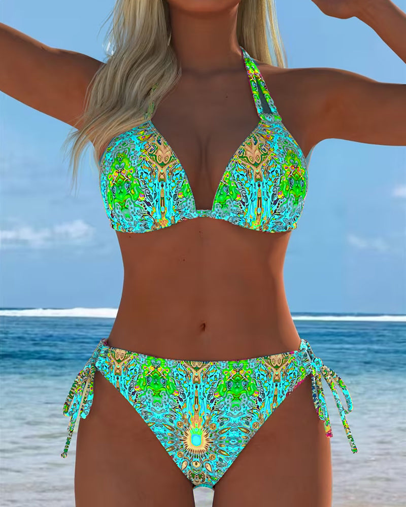 Bikini colorido con tirante halter y estampado