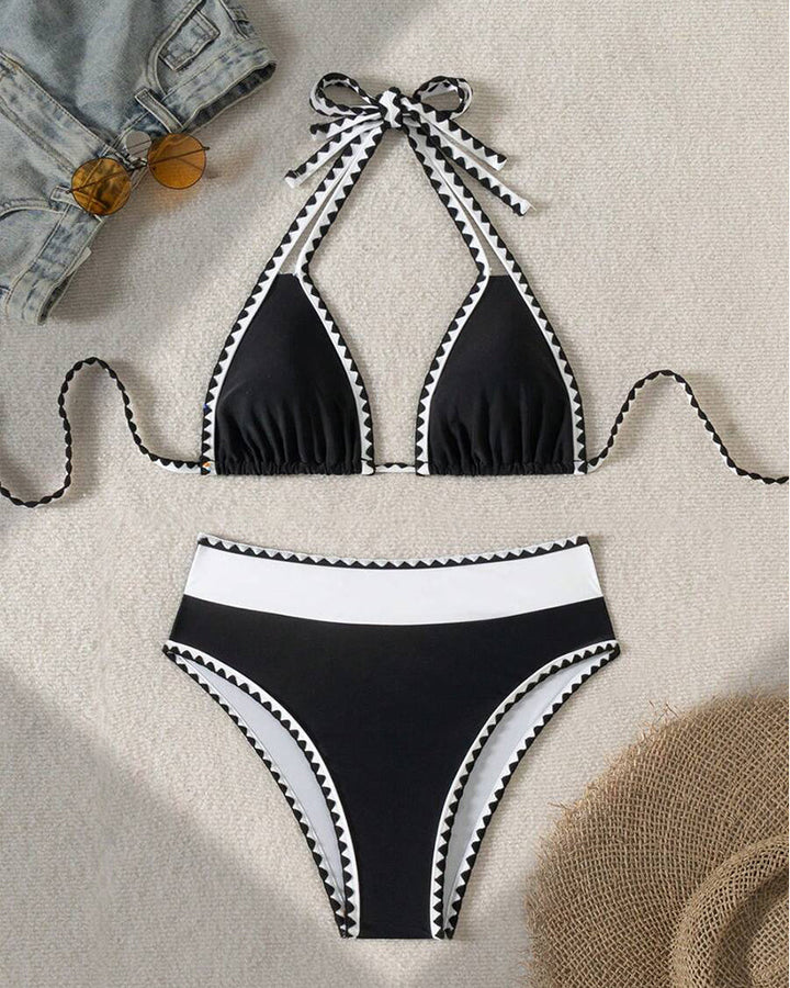 Bikini sexy de color contrastante con top de triángulo