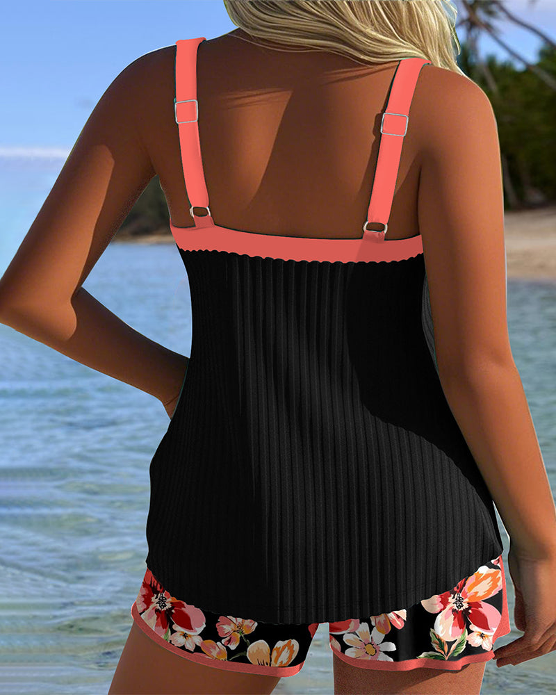Tankini con escote en V estampado y boxer deportivo