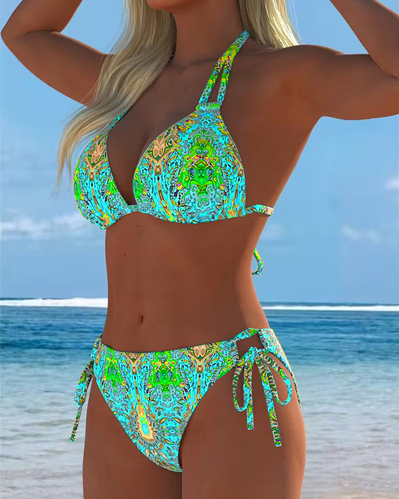 Bikini colorido con tirante halter y estampado
