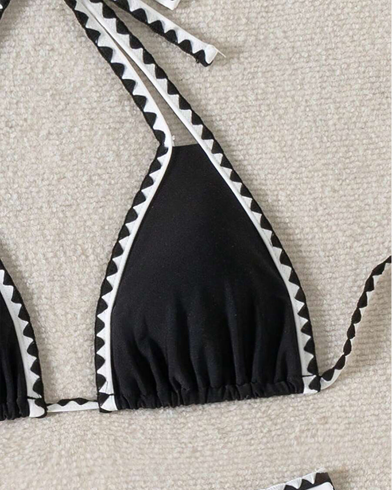 Bikini sexy de color contrastante con top de triángulo